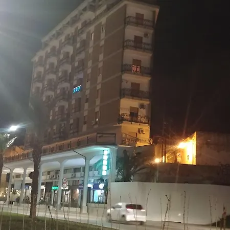 阿普罗多酒店 3* 布林迪西